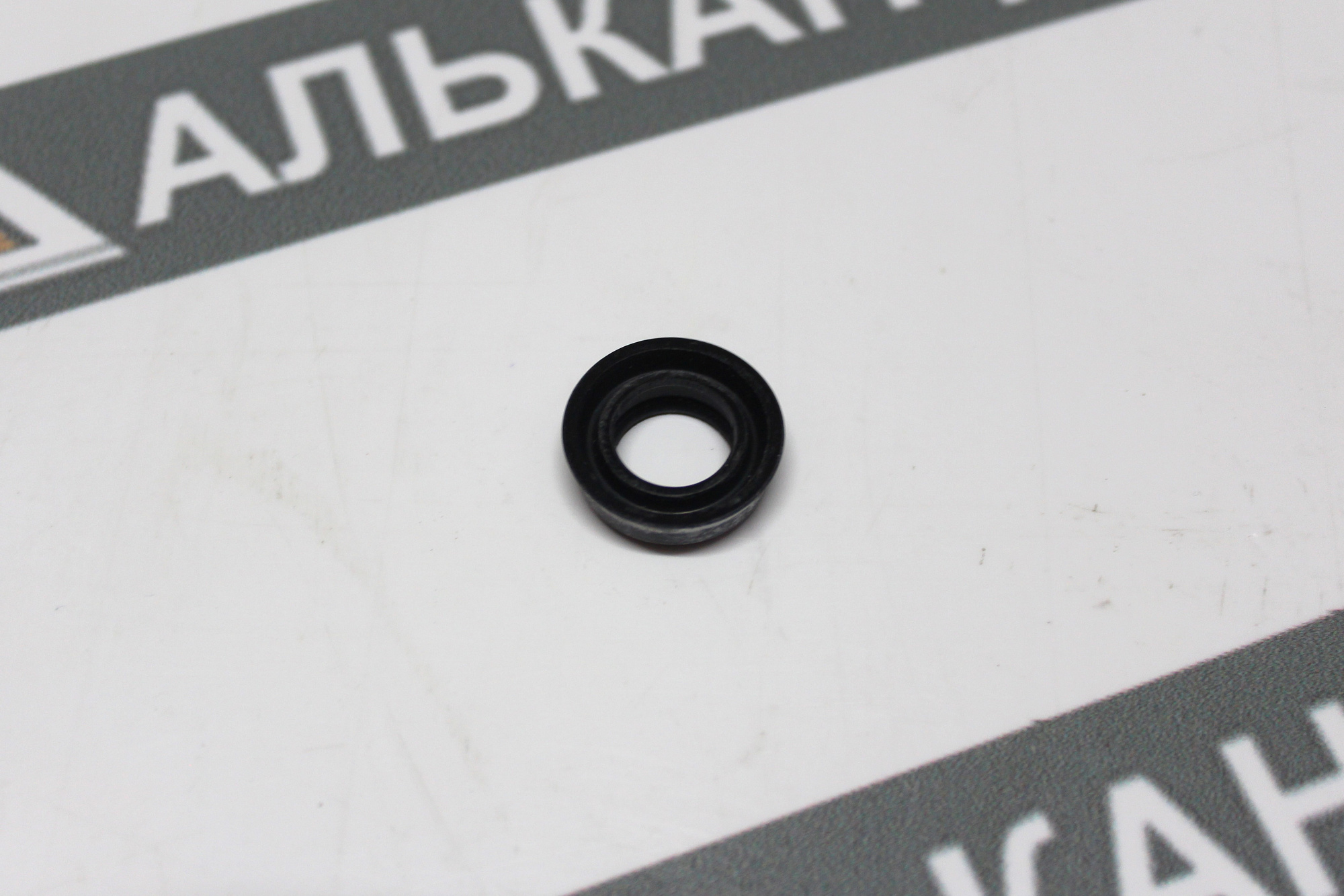 Уплотнение золотника (толкателя джойстика) 13х20х56,5 LBH (EX200-5) (1)