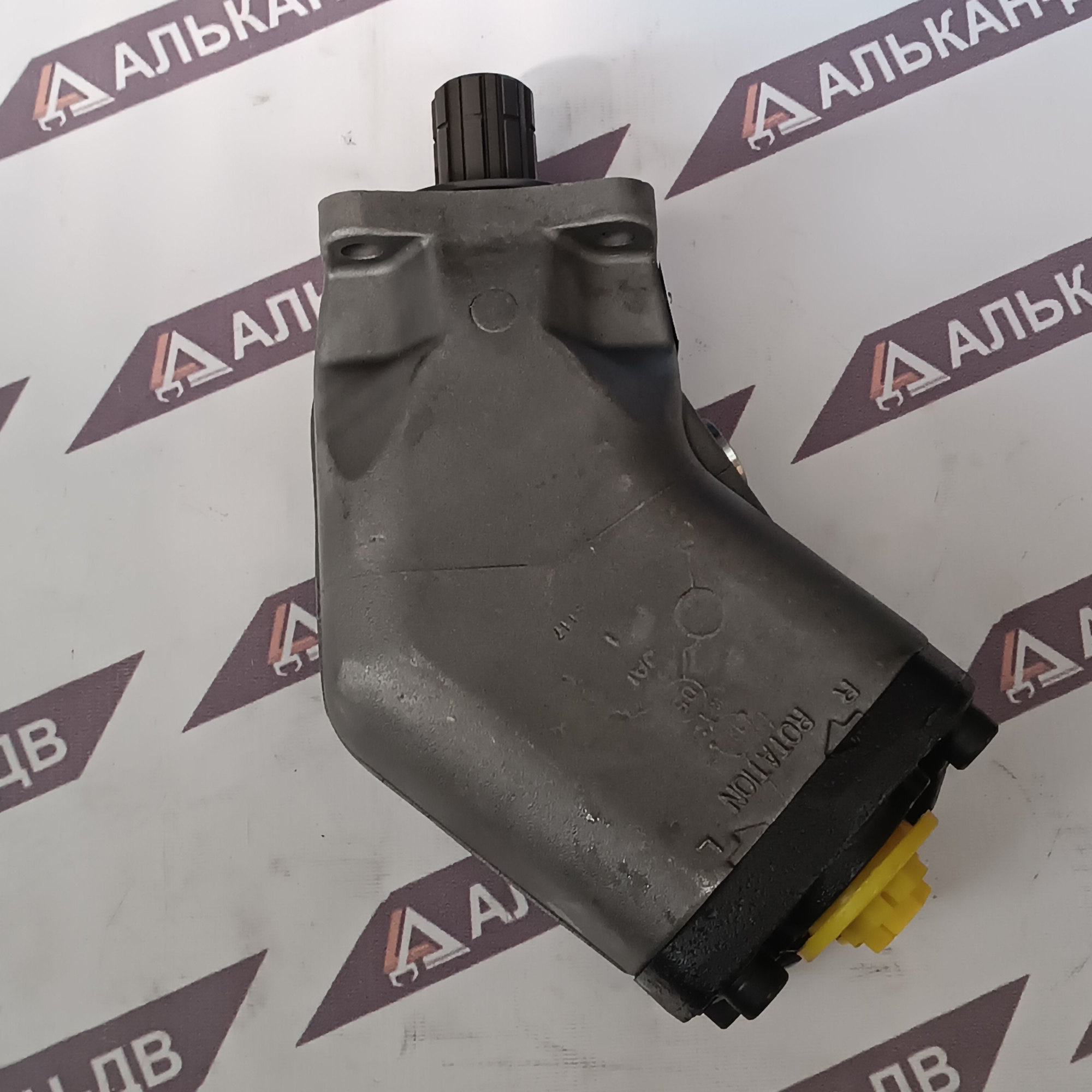 Насос аксиально-поршневой F1-81-R-000(80ISO-8шл.алюм.корпус)