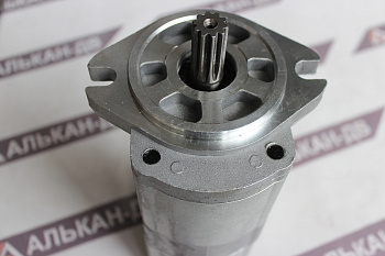 Насос пилотный HPV116/145(EX-1) двухсекц.(16,8см3+16,8см3/82,6(2болта)/10шл/порты в корп./пр.)