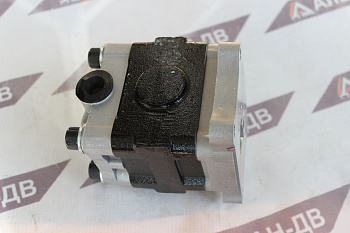 Насос пилотный PC50MR/55/56 (15,3см3+5,5см3/28(4болта)/10шл/напор. в корп.+4порта внутр./пр.)