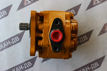 Насос 07433-71103 Komatsu D85/155/135A/S (72/13шл/порты под фланец))