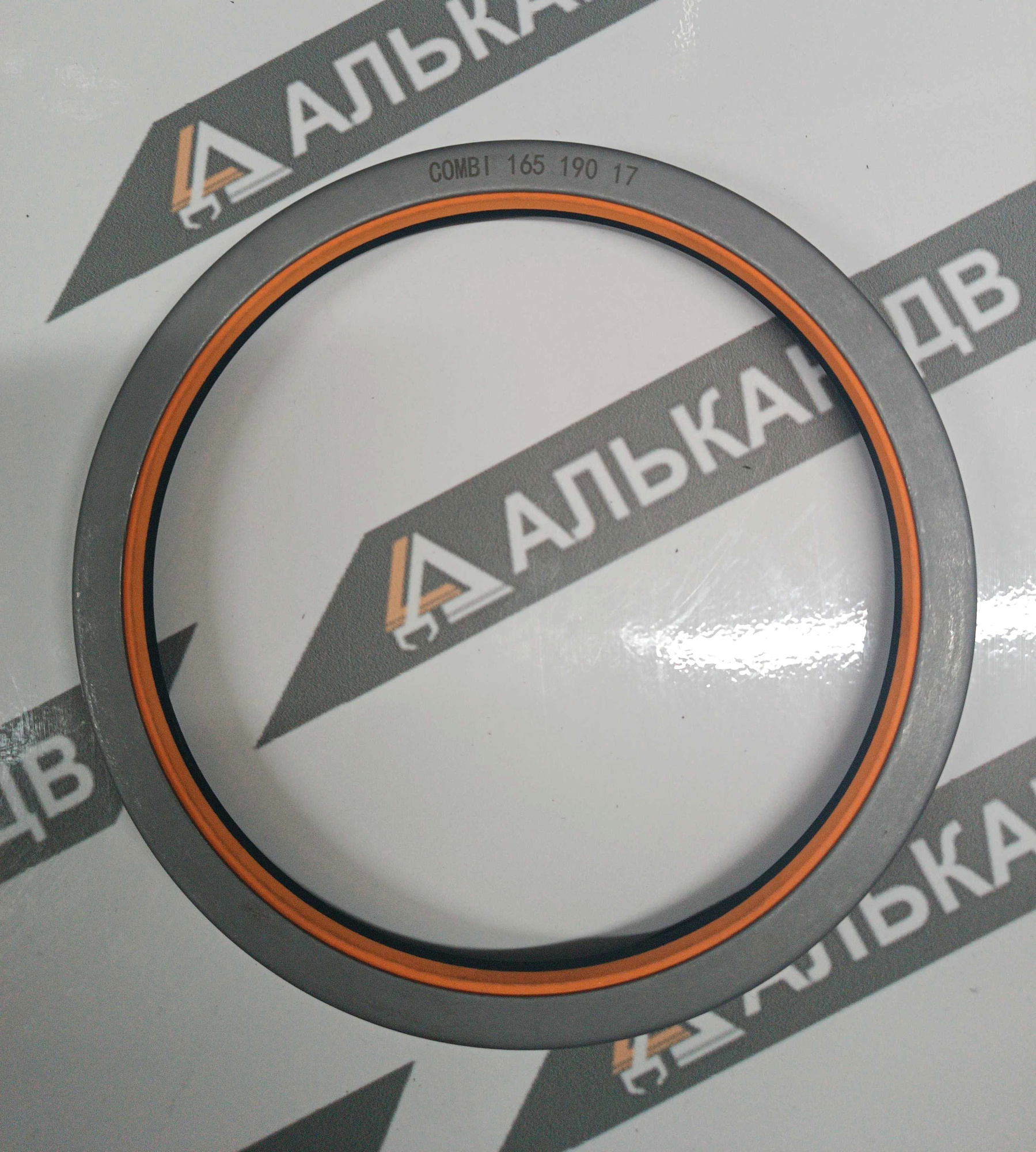 Манжета армированная 165х190х17 COMBI 12001925B (1)