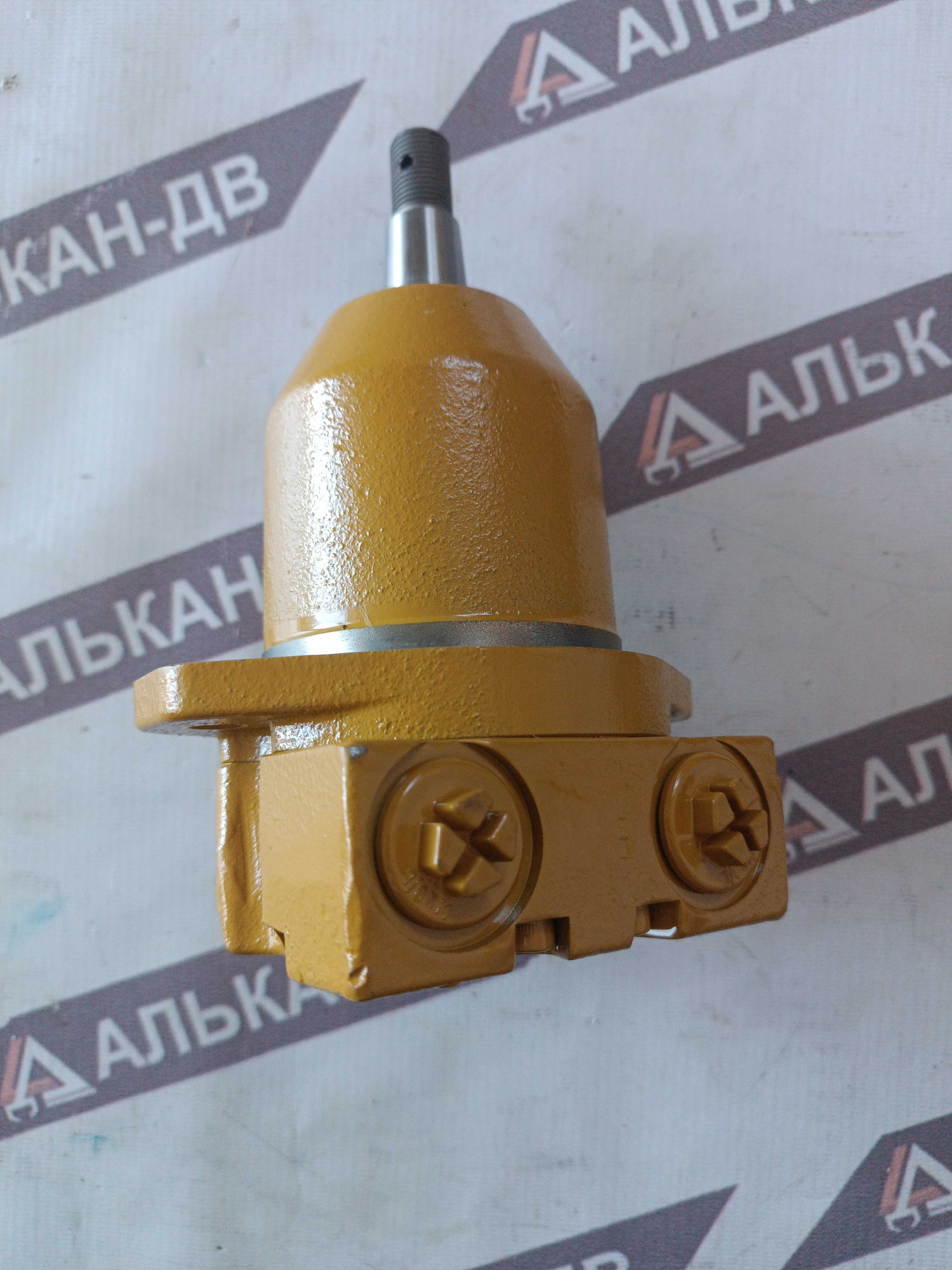 Гидромотор вентилятора CAT325C (179-9778) (82,6(2болта)вал конус.-шпонка 6,35мм) (1)