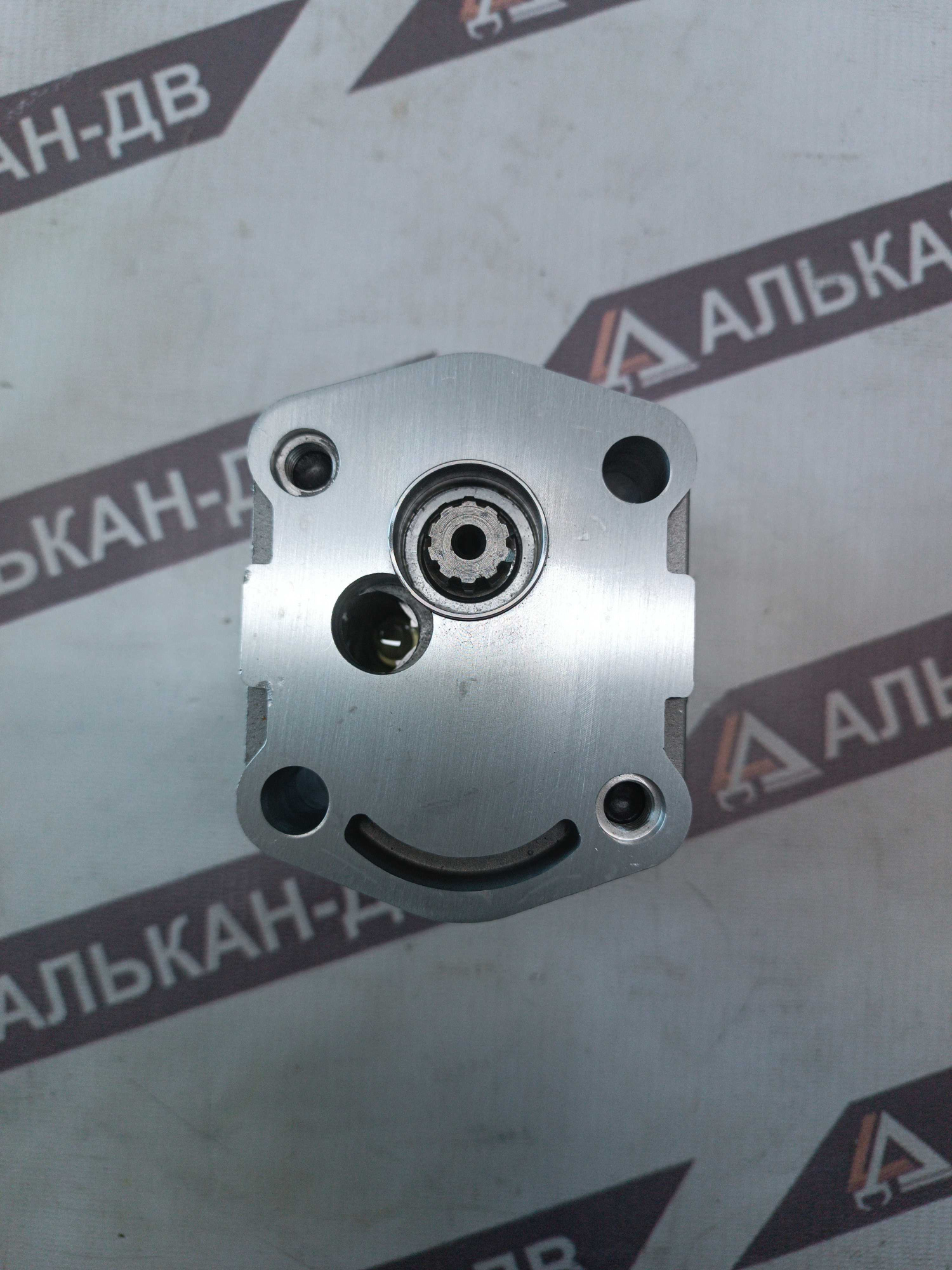 Насос пилотный PVD-2B-36 (CAT307)(11см328(2 болта)10шлнапор. порт в корп.+внутр.всаспр.) (1)