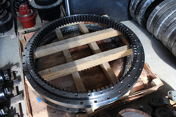 Подшипник опорно-поворотный Hitachi EX200-5(Z=92; 36/36)